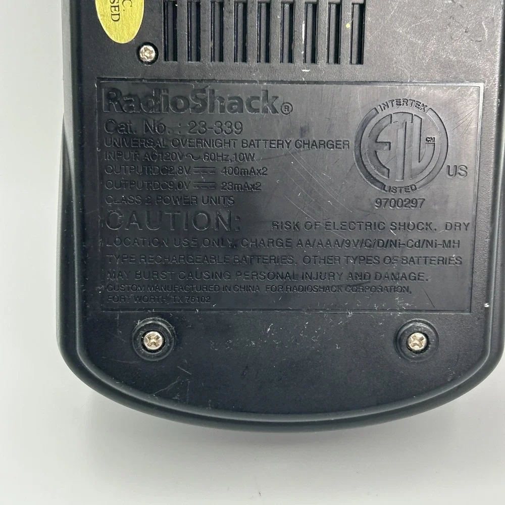 RADIO SHACK Universal Overnight Battery Charger‎ 23-339 Ni-Cd/Ni-MH Tested Works